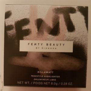 Fenty Beauty Makeup - Fenty killawatt highlighter in Trophy Wife (gold) Fenty Beauty Makeup - Fenty killawatt highlighter in Trophy Wife (gold)
